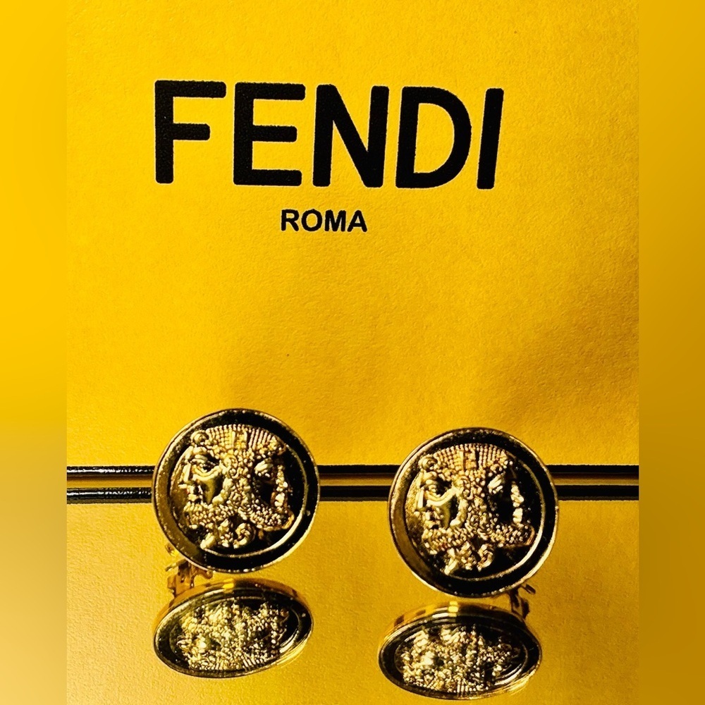 Rare Vintage Fendi Roma Italy Gold-Tone Janus Face Coin Clip-On Earrings - Picture 7 of 11